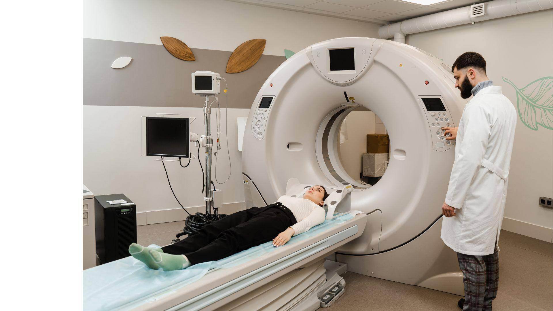 Car-accident-victim-gets-an-mri-scan-neurologist-new-jersey-jersey-city