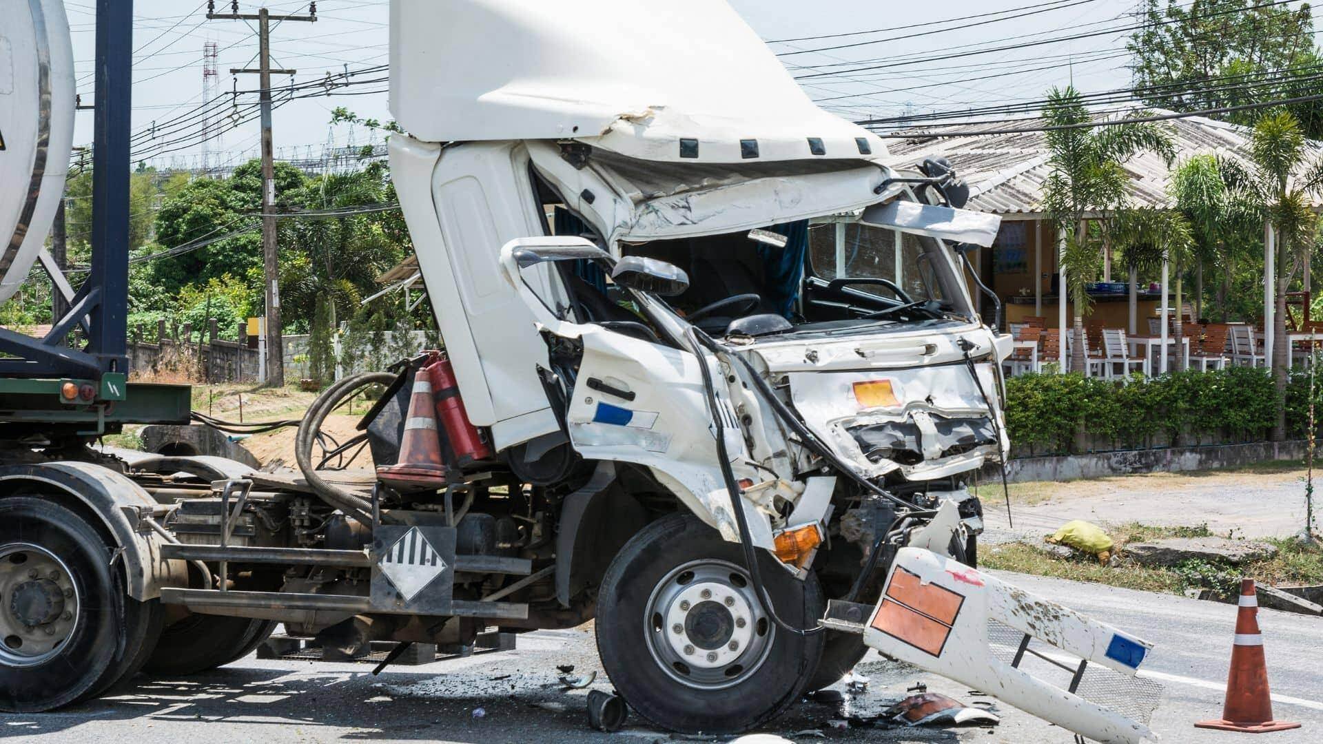 truck-after-crash-trashed-at-the-front-in-roanoke-virginia